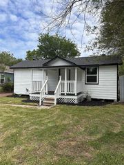 2622 28th Avenue N, Texas City, TX 77590