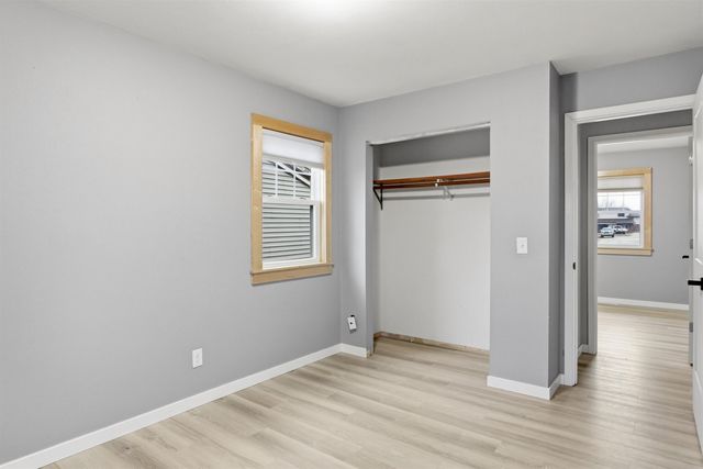 1232 Valley View Dr NW, Minot, ND 58703