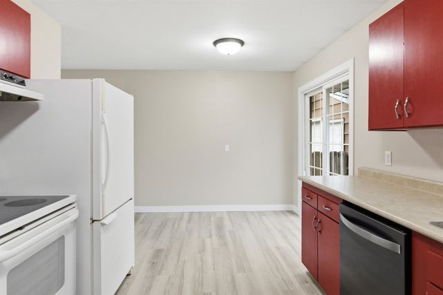 1232 Valley View Dr NW, Minot, ND 58703