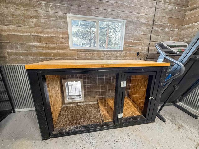 1232 Valley View Dr NW, Minot, ND 58703