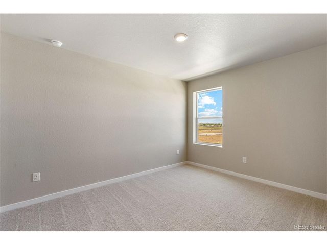 48270 Shetland Dr, Bennett, CO 80102