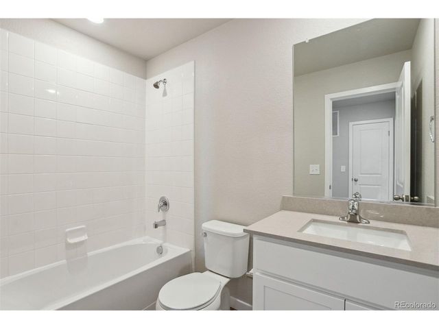 48270 Shetland Dr, Bennett, CO 80102