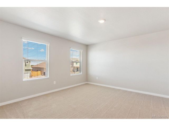 48270 Shetland Dr, Bennett, CO 80102