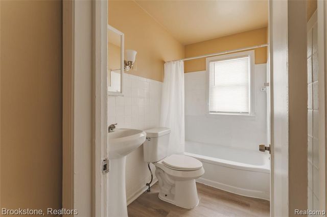 460 Nevada Avenue, Pontiac, MI 48341