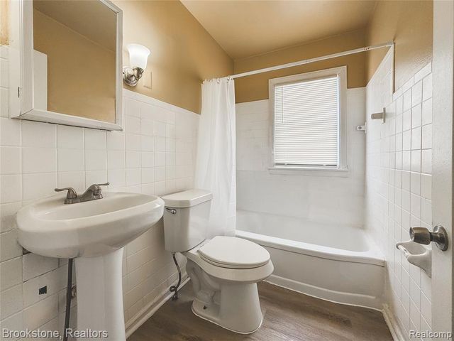 460 Nevada Avenue, Pontiac, MI 48341