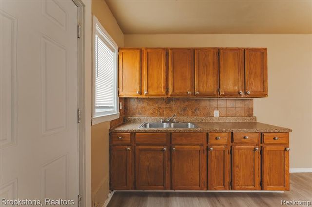 460 Nevada Avenue, Pontiac, MI 48341