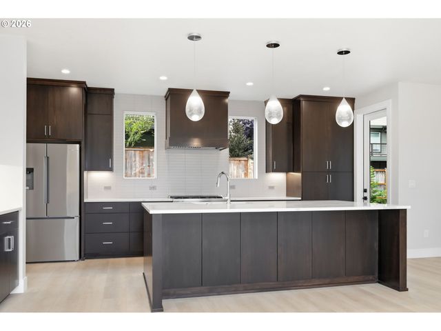 3412 SUMMIT SKY Blvd, Eugene, OR 97405