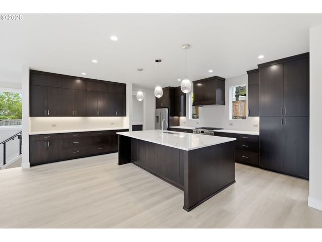 3412 SUMMIT SKY Blvd, Eugene, OR 97405