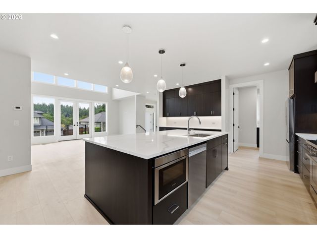 3412 SUMMIT SKY Blvd, Eugene, OR 97405