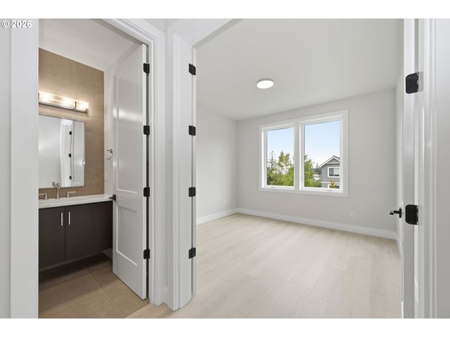 3412 SUMMIT SKY Blvd, Eugene, OR 97405