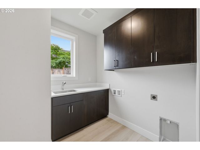 3412 SUMMIT SKY Blvd, Eugene, OR 97405