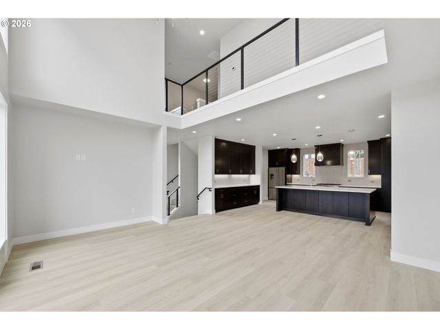 3412 SUMMIT SKY Blvd, Eugene, OR 97405