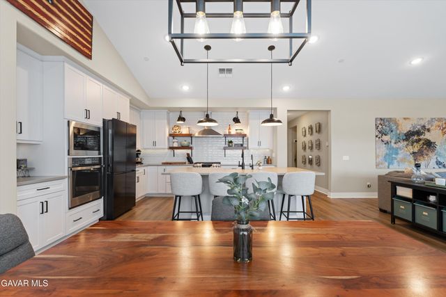 221 Cassano Drive, Tehachapi, CA 93561