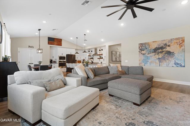 221 Cassano Drive, Tehachapi, CA 93561