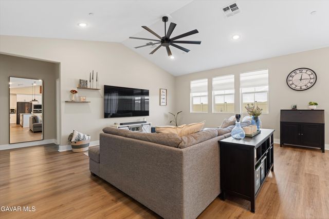 221 Cassano Drive, Tehachapi, CA 93561