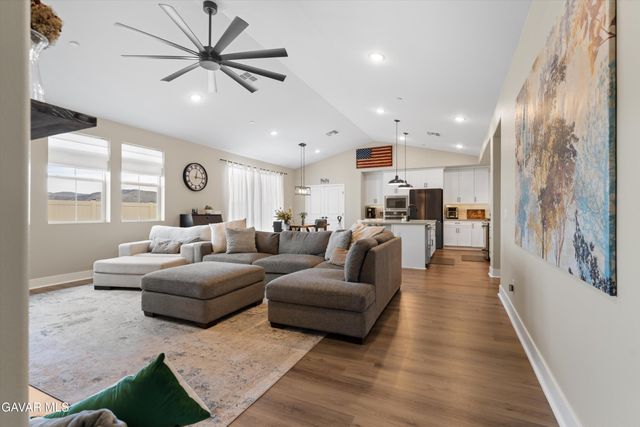 221 Cassano Drive, Tehachapi, CA 93561