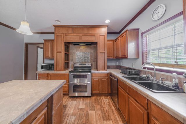 18227 Pin Oak Street, Rosharon, TX 77583