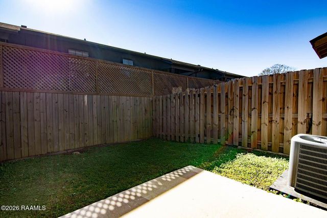 511 Highland Park Lane, Lafayette, LA 70508