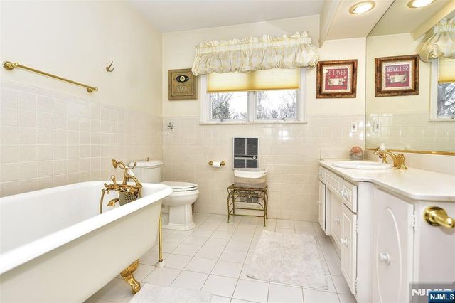 30 Chestnut Ridge Road, Saddle River, NJ 07458