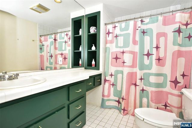 30 Chestnut Ridge Road, Saddle River, NJ 07458