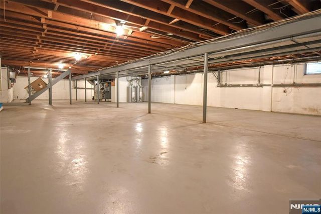 30 Chestnut Ridge Road, Saddle River, NJ 07458