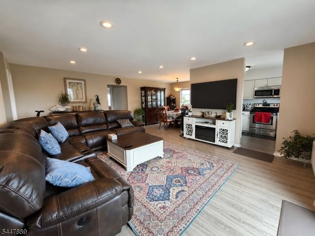 680 Union Ave E6, Belleville Twp., NJ 07109