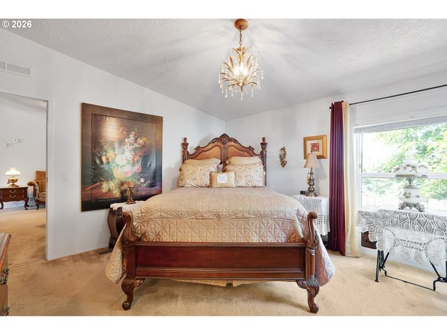 13249 Se SCHILLER St, Portland, OR 97236