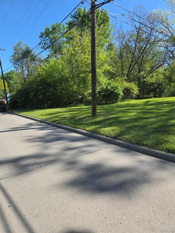 5055 Admiral Street, Westland, MI 48186