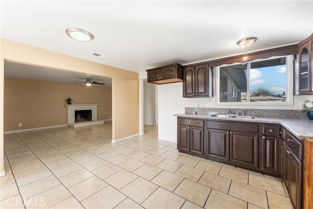 1252 E Avenue R6, Palmdale, CA 93550