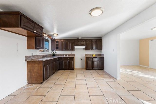 1252 E Avenue R6, Palmdale, CA 93550