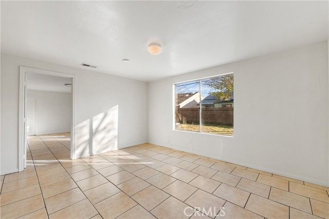 1252 E Avenue R6, Palmdale, CA 93550