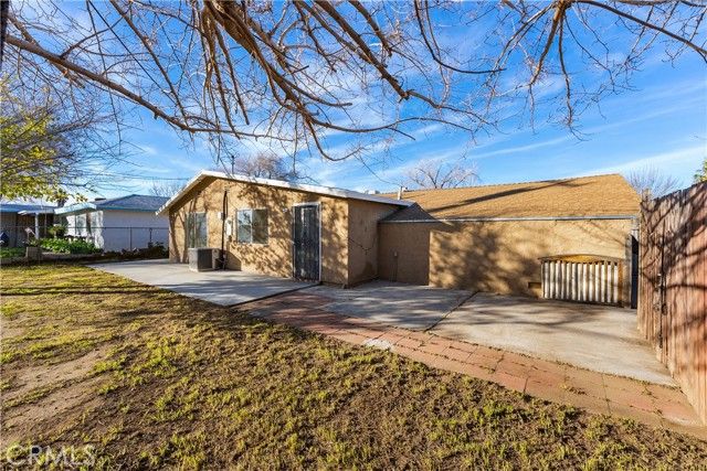 1252 E Avenue R6, Palmdale, CA 93550