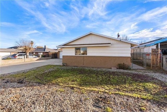 1252 E Avenue R6, Palmdale, CA 93550