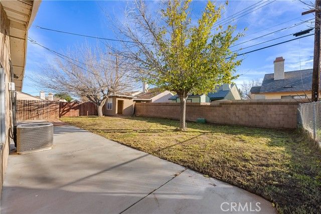 1252 E Avenue R6, Palmdale, CA 93550