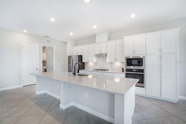 16228 TRADEWIND TERRACE, Lakewood Ranch, FL 34211