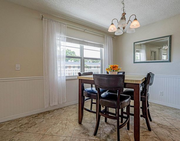923 22nd Place 219, Vero Beach, FL 32960