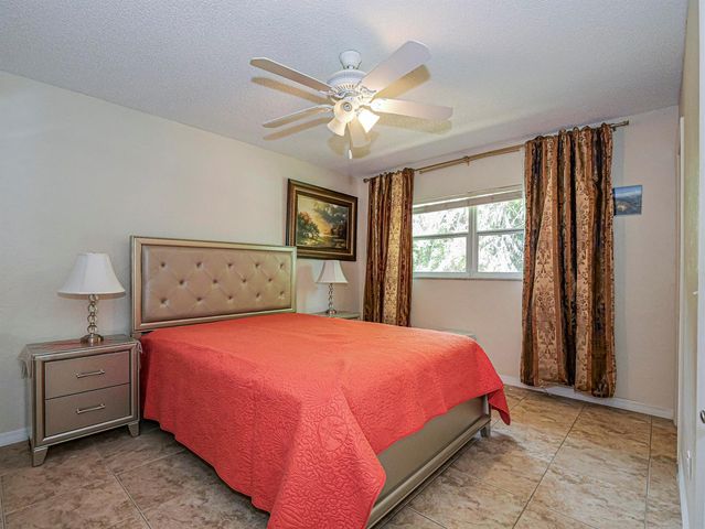 923 22nd Place 219, Vero Beach, FL 32960