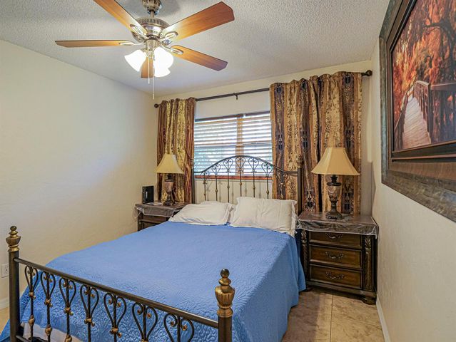 923 22nd Place 219, Vero Beach, FL 32960