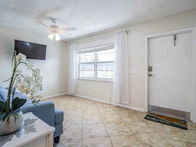 923 22nd Place 219, Vero Beach, FL 32960