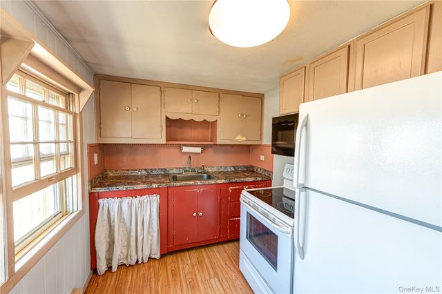 75 Herod Point Road, Wading River, NY 11792