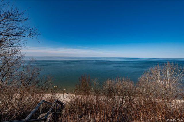 75 Herod Point Road, Wading River, NY 11792