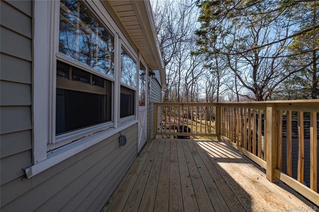 75 Herod Point Road, Wading River, NY 11792