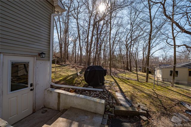 75 Herod Point Road, Wading River, NY 11792