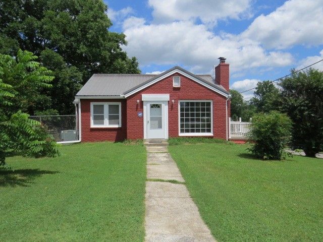329 S Ingram St, Pulaski, TN 38478