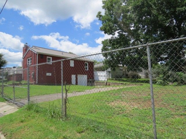 329 S Ingram St, Pulaski, TN 38478