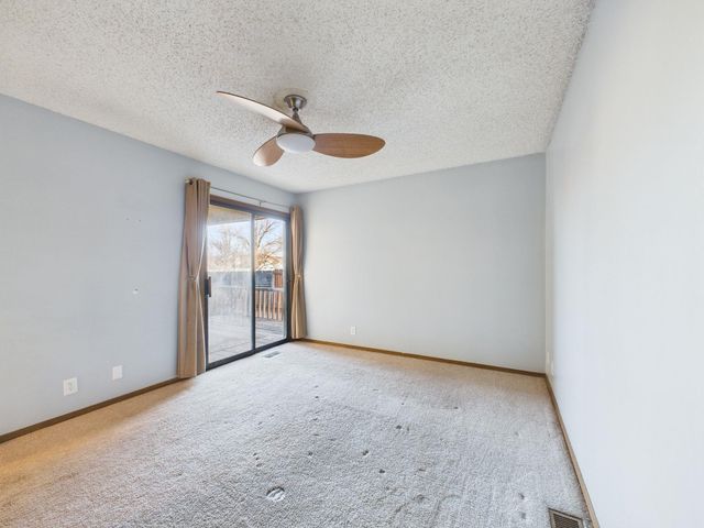 907 E Idlewild Dr, Wichita, KS 67216