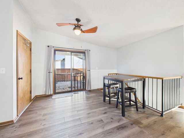 907 E Idlewild Dr, Wichita, KS 67216