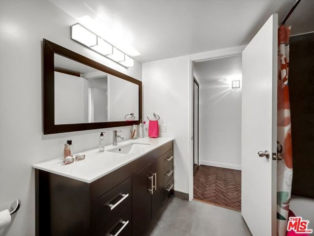 1900 Vine Street 306, Los Angeles, CA 90068