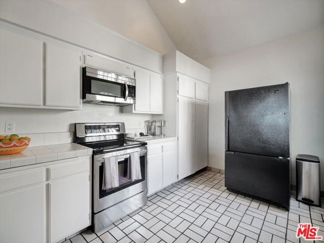 1900 Vine Street 306, Los Angeles, CA 90068