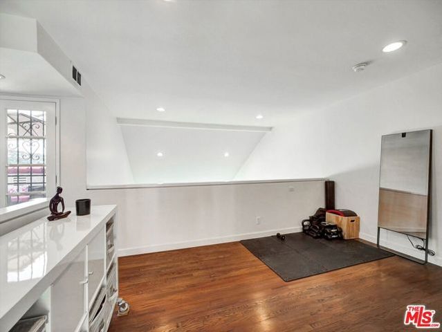 1900 Vine Street 306, Los Angeles, CA 90068